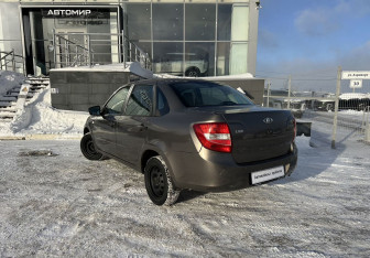 Подержанный автомобиль LADA (ВАЗ) Granta Sedan 2017 года (7 фото)