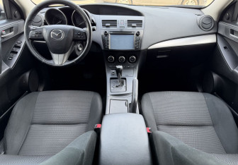 Подержанный автомобиль Mazda 3 Sedan 2013 года (10 фото)