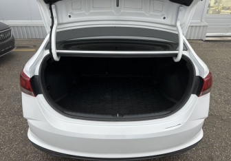 Подержанный автомобиль Hyundai Solaris Sedan 2022 года (15 фото)