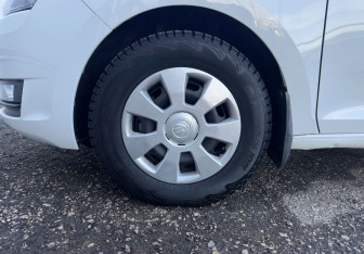 Подержанный автомобиль Skoda Rapid Liftback 2018 года (15 фото)