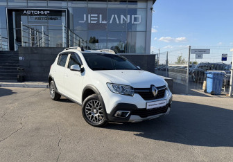 Подержанный автомобиль Renault Sandero 2019 года (3 фото)