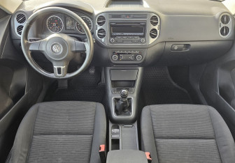 Подержанный автомобиль Volkswagen Tiguan 2012 года (10 фото)
