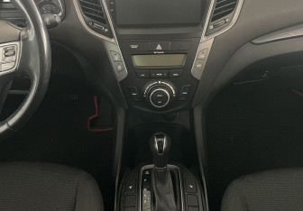 Подержанный автомобиль Hyundai Santa Fe 2014 года (11 фото)