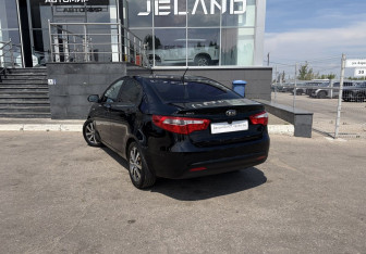 Подержанный автомобиль Kia Rio Sedan 2014 года (7 фото)