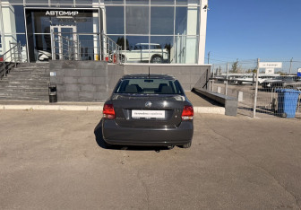 Подержанный автомобиль Volkswagen Polo Sedan 2013 года (6 фото)