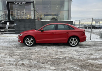Подержанный автомобиль Audi A3 Sedan 2016 года (8 фото)