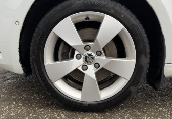 Подержанный автомобиль Skoda Octavia Liftback 2017 года (14 фото)