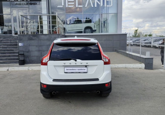Подержанный автомобиль Volvo XC60 2011 года (6 фото)