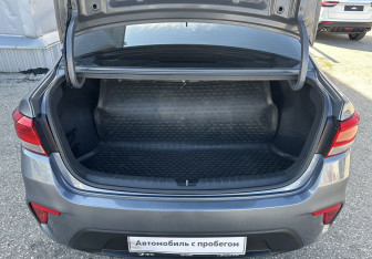 Подержанный автомобиль Kia Rio Sedan 2020 года (13 фото)