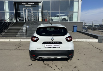 Подержанный автомобиль Renault Kaptur 2016 года (6 фото)
