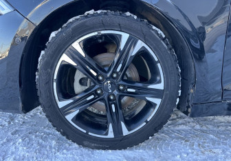 Подержанный автомобиль Kia K5 2021 года (14 фото)