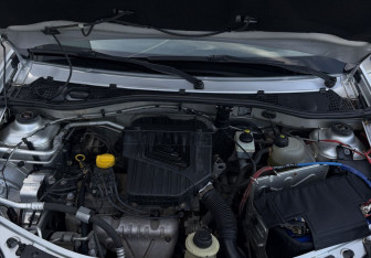 Подержанный автомобиль Renault Sandero 2013 года (13 фото)