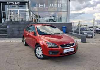 Подержанный автомобиль Ford Focus Hatchback 2007 года (3 фото)