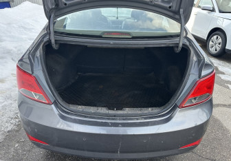 Подержанный автомобиль Hyundai Solaris Sedan 2014 года (15 фото)