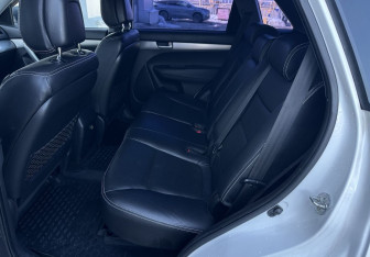 Подержанный автомобиль Kia Sorento 2012 года (12 фото)