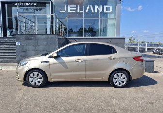 Подержанный автомобиль Kia Rio Sedan 2012 года (8 фото)