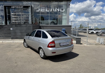 Подержанный автомобиль LADA (ВАЗ) Priora Hatchback 2010 года (7 фото)