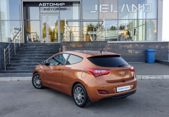 Подержанный автомобиль Hyundai i30 Hatchback 2015 года (7 фото)