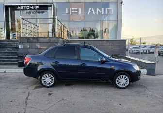 Подержанный автомобиль LADA (ВАЗ) Granta Sedan 2013 года (4 фото)