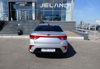 Подержанный автомобиль Kia Rio Sedan 2017 года (6 фото)