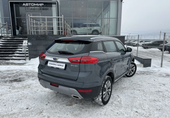 Подержанный автомобиль Geely Atlas 2021 года (5 фото)