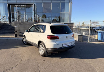 Подержанный автомобиль Volkswagen Tiguan 2015 года (7 фото)