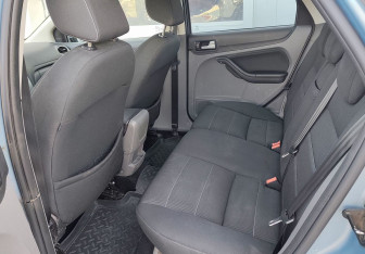 Подержанный автомобиль Ford Focus Sedan 2010 года (12 фото)