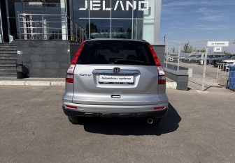 Подержанный автомобиль Honda CR-V 2011 года (6 фото)