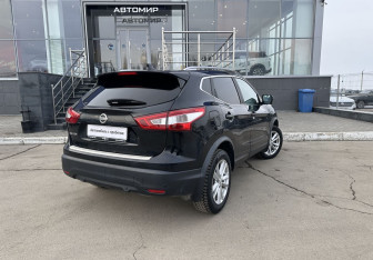 Подержанный автомобиль Nissan Qashqai 2017 года (5 фото)