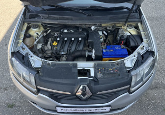 Подержанный автомобиль Renault Logan Sedan 2017 года (13 фото)