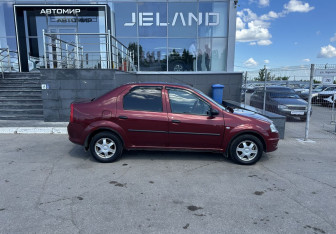 Подержанный автомобиль Renault Logan Sedan 2011 года (4 фото)