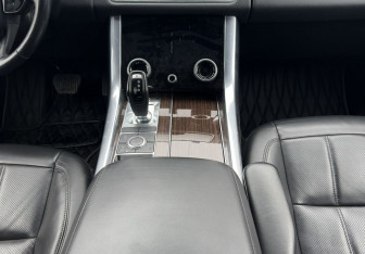 Подержанный автомобиль Land Rover Range Rover Sport 2018 года (11 фото)