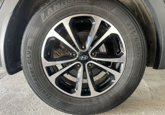 Подержанный автомобиль Hyundai Santa Fe 2014 года (15 фото)
