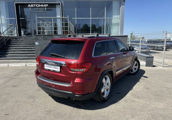 Подержанный автомобиль Jeep Grand Cherokee 2012 года (5 фото)