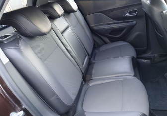 Подержанный автомобиль Opel Mokka 2014 года (12 фото)