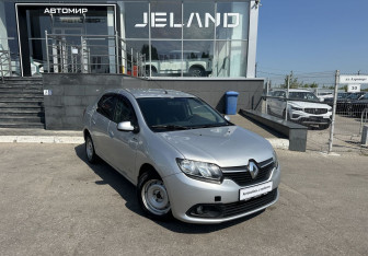Подержанный автомобиль Renault Logan Sedan 2017 года (3 фото)