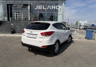 Подержанный автомобиль Hyundai ix35 2012 года (5 фото)