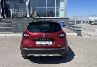 Подержанный автомобиль Renault Kaptur 2020 года (6 фото)