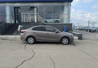 Подержанный автомобиль Kia Rio Sedan 2019 года (4 фото)