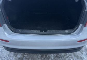 Подержанный автомобиль Kia Rio Sedan 2016 года (15 фото)