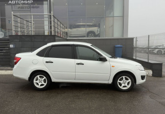 Подержанный автомобиль LADA (ВАЗ) Granta Sedan 2016 года (4 фото)