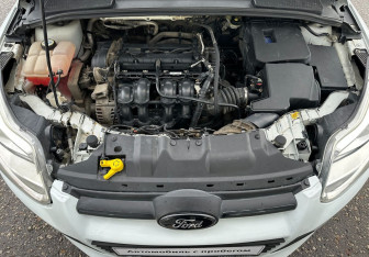 Подержанный автомобиль Ford Focus Hatchback 2012 года (13 фото)