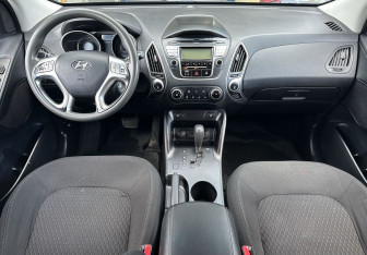 Подержанный автомобиль Hyundai ix35 2012 года (10 фото)