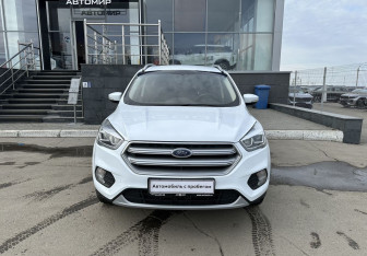 Подержанный автомобиль Ford Kuga 2018 года (2 фото)