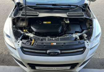 Подержанный автомобиль Ford Kuga 2016 года (13 фото)