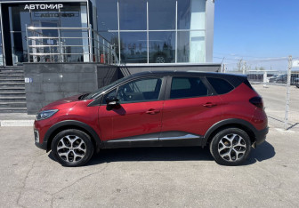 Подержанный автомобиль Renault Kaptur 2020 года (8 фото)