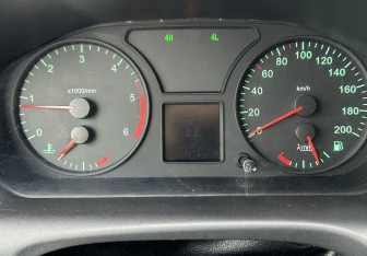 Подержанный автомобиль УАЗ Pickup 2015 года (9 фото)