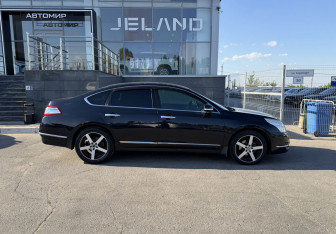 Подержанный автомобиль Nissan Teana 2011 года (4 фото)
