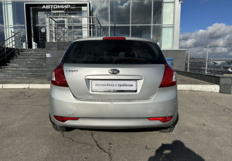 Подержанный автомобиль Kia Ceed Hatchback 2012 года (6 фото)