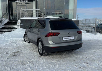 Подержанный автомобиль Volkswagen Tiguan 2020 года (7 фото)